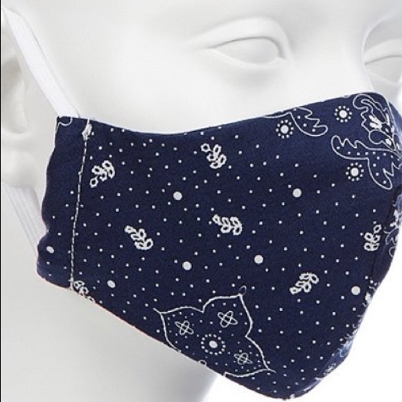 Levis Black Bandana Pattern Face Mask Unisex - Picture 3 of 3